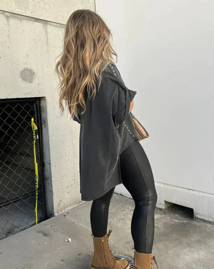 Isabelle | Oversized T-Shirt für Damen mit Nieten und Rundhalsausschnitt