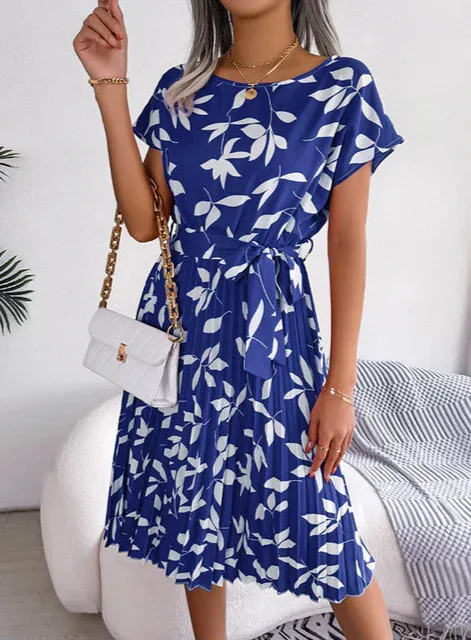 Lilienne | Schickes Sommerkleid für Damen mit Blumenmuster und Rundhalsausschnitt