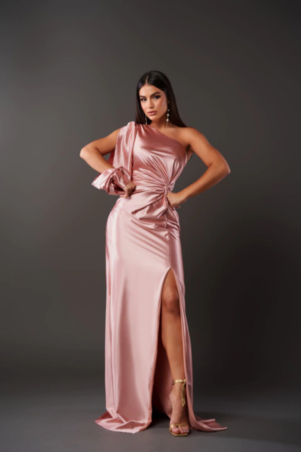 Clara | Elegantes Maxikleid für Damen mit asymmetrischem Ausschnitt