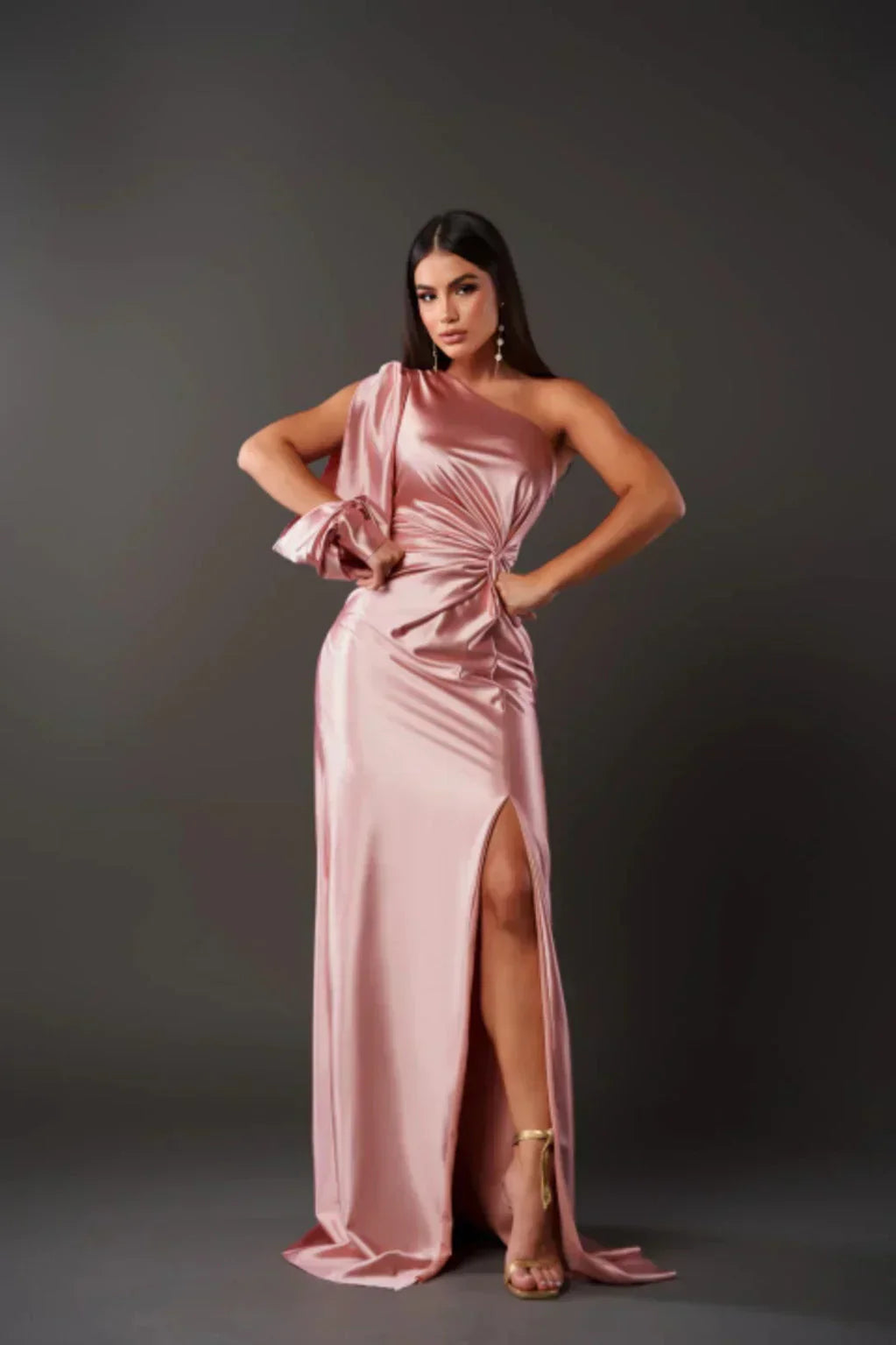Alison | Elegantes Schlitz-Maxikleid für Damen mit asymmetrischem Ausschnitt