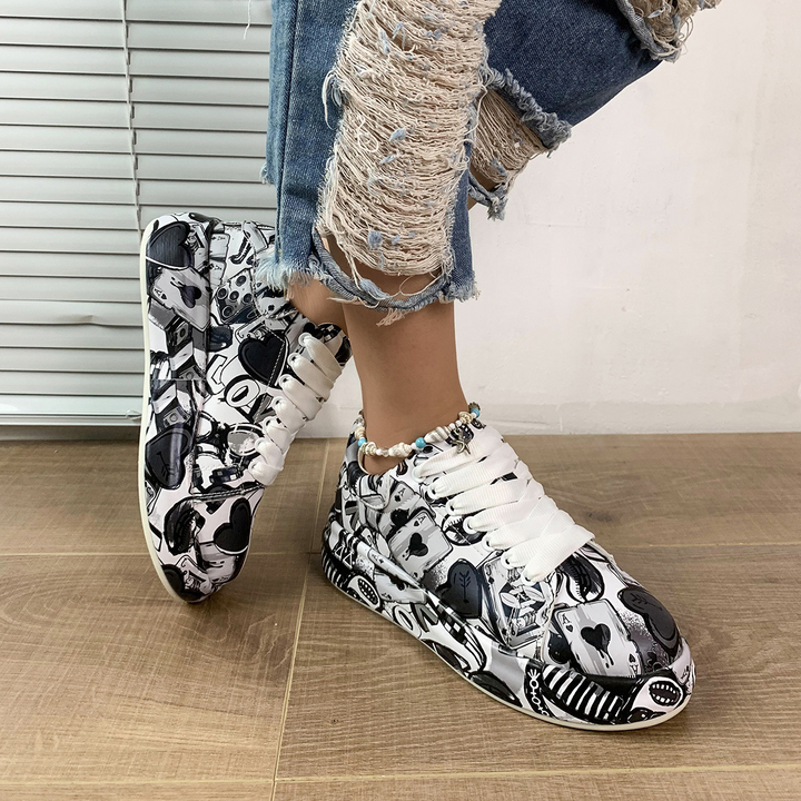 Mia | Damen Graffiti Druck Lage Turnschuhe mit niedrigem Absatz