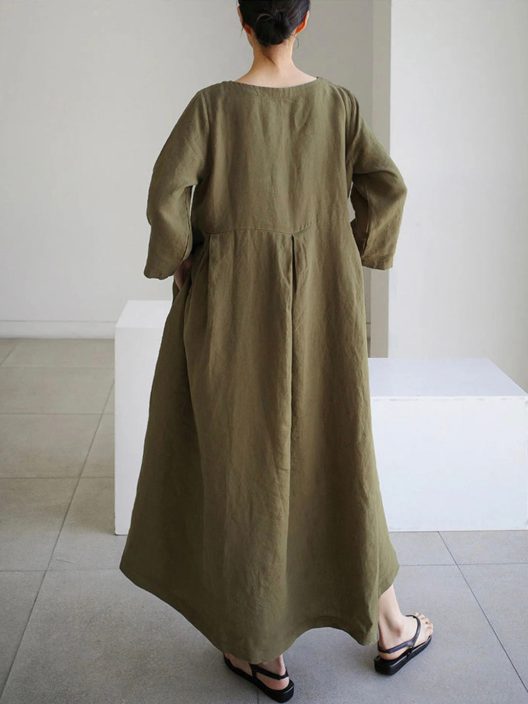Ella | Lockeres Midikleid für Damen mit Seitentaschen und Rundhalsausschnitt