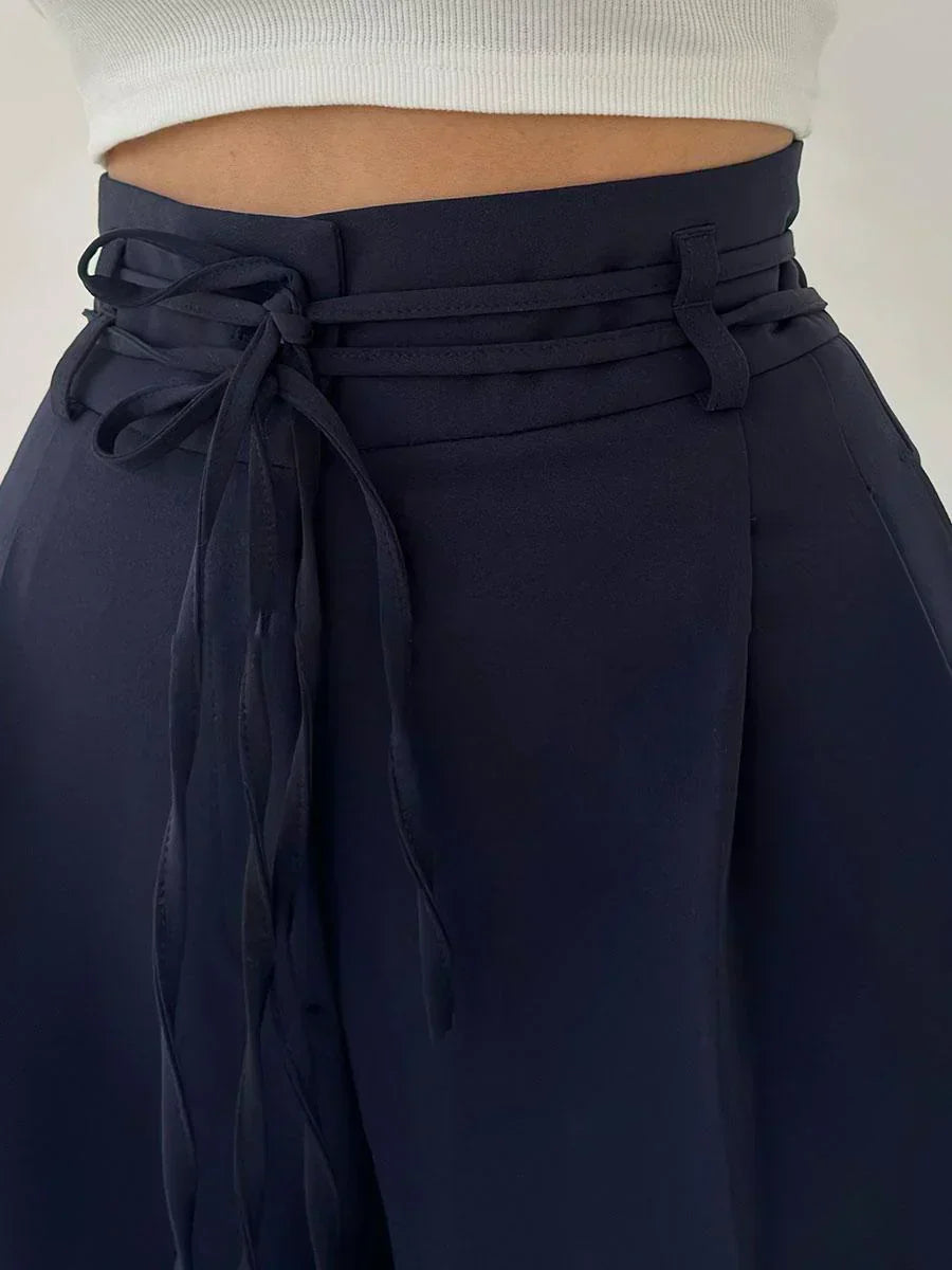 Jane- Schicke Weite Hose für Damen mit hohem Bund