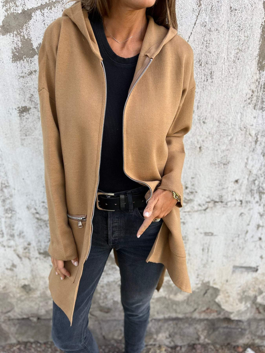 Olivia | Lange Strickjacke für Damen mit Kapuze und langen Ärmeln