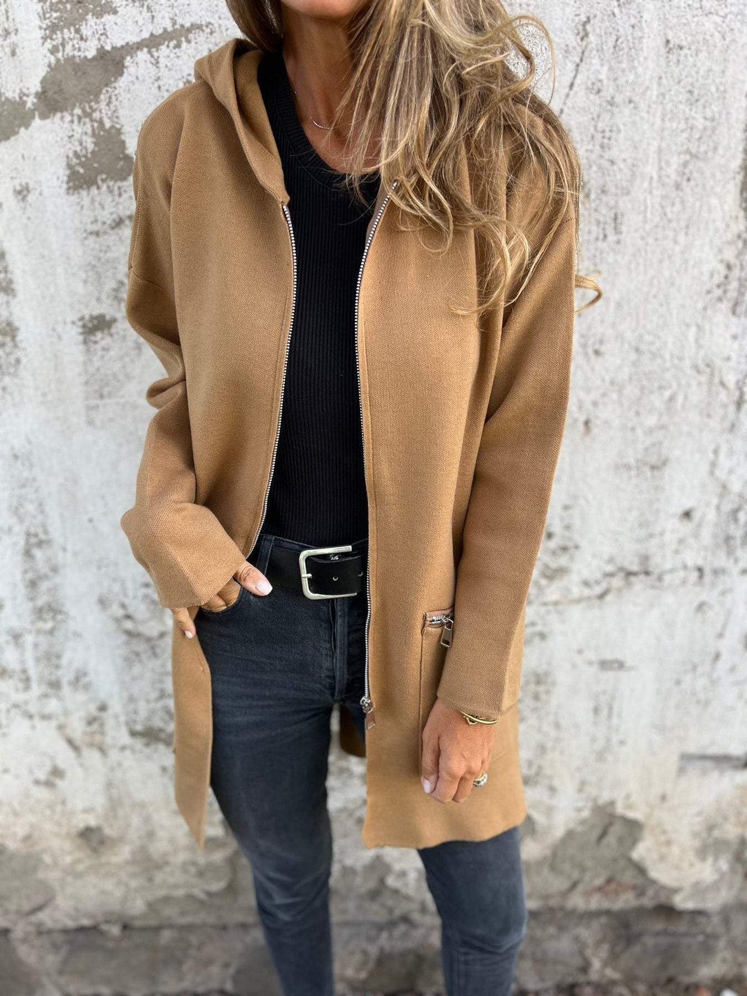 Olivia | Lange Strickjacke für Damen mit Kapuze und langen Ärmeln