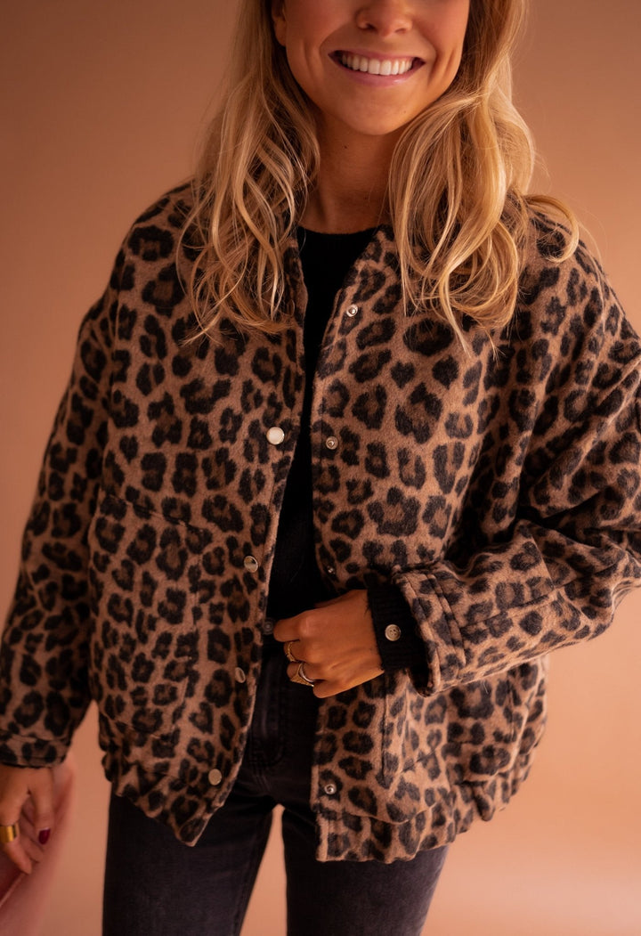 Katarzyna | Zeitlose Leopardenmuster-Jacke für Damen mit langen Ärmeln