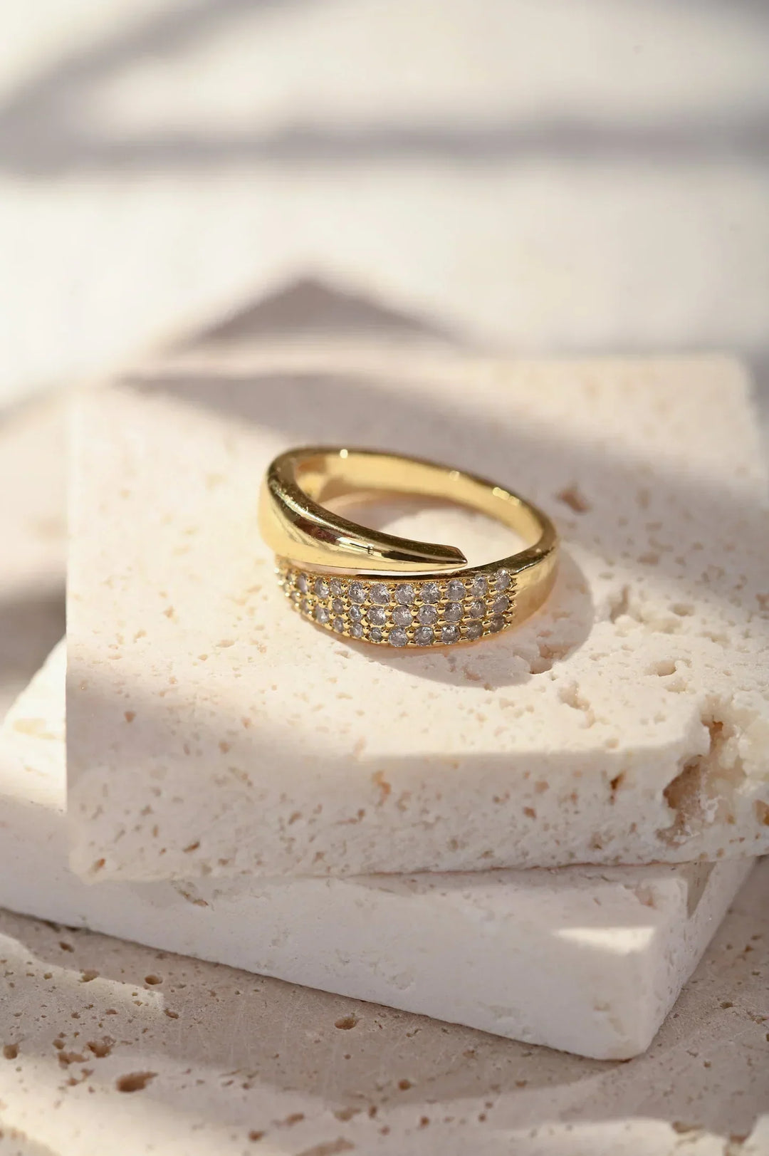 Eleganter Nova Goldring für Damen