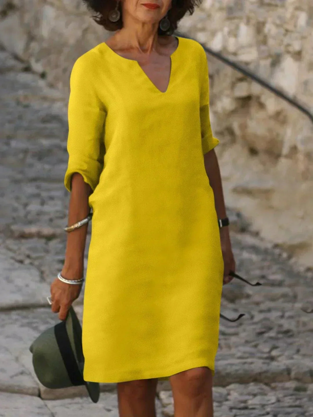 Josette | Elegantes Kleid für Damen mit V-Ausschnitt und kurzen Ärmeln