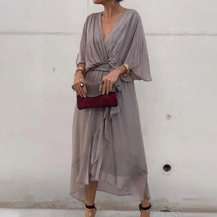 NICOLE | Elegantes Kleid mit V-Ausschnitt und kurzen Ärmeln