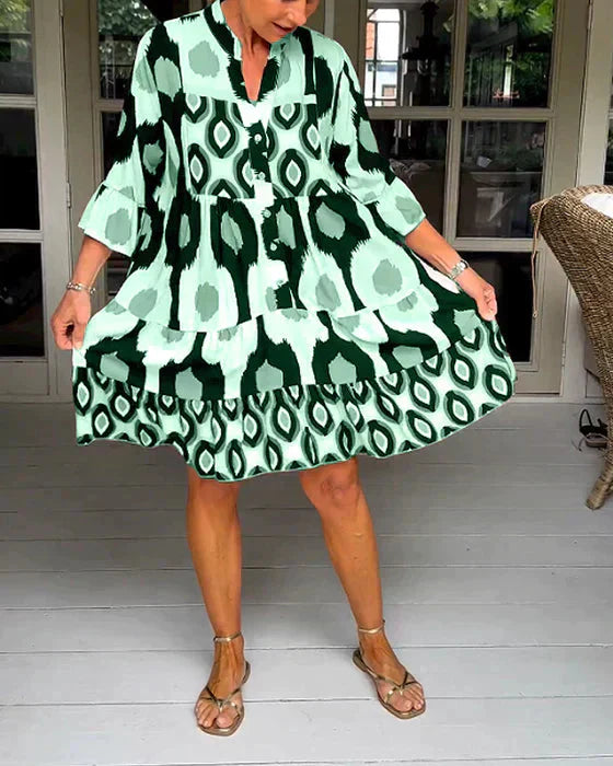 Elegantes Faltenkleid für Damen mit V-Ausschnitt und kurzen Ärmeln