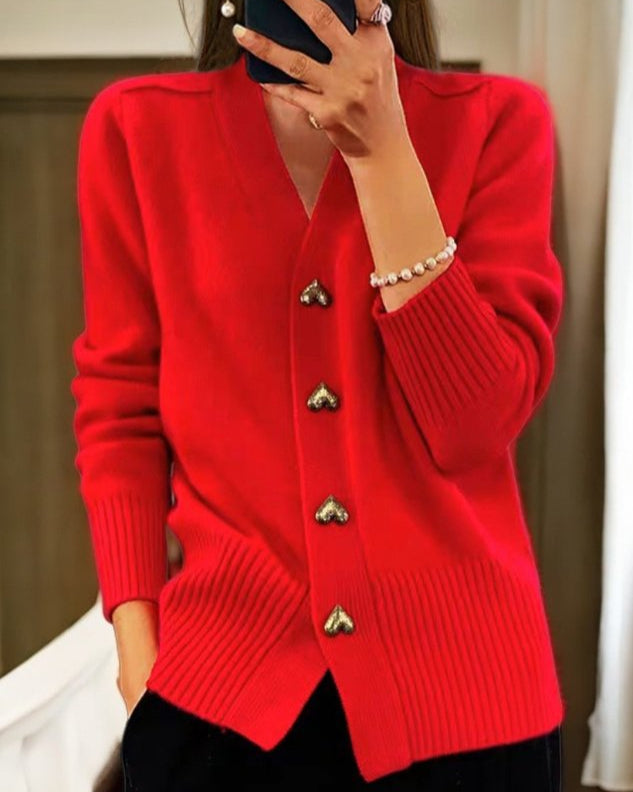 Adele | Eleganter Herzknopf-Cardigan für Damen mit V-Ausschnitt und langen Ärmeln