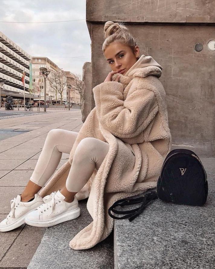 Zoe | Langer Teddymantel für Damen mit Rundhalsausschnitt und langen Ärmeln