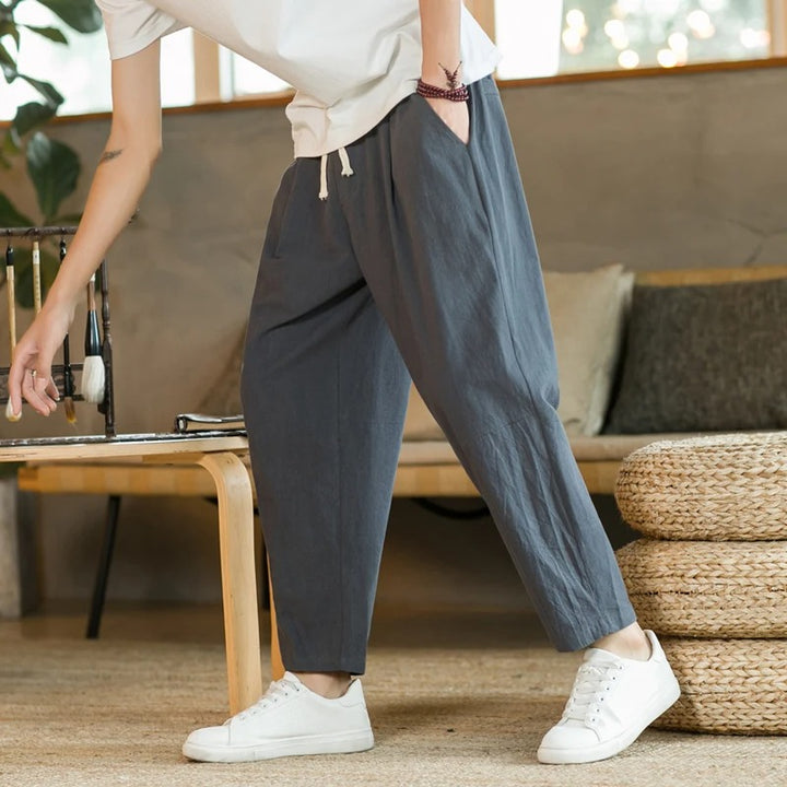 Arin | Minimal Cotton Hose mit konischem Bein und mittlerem Bund