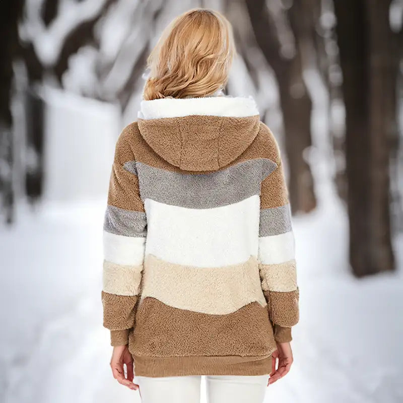 Eleonora | Flauschiger Wintermantel für Damen mit Kapuze und langen Ärmeln