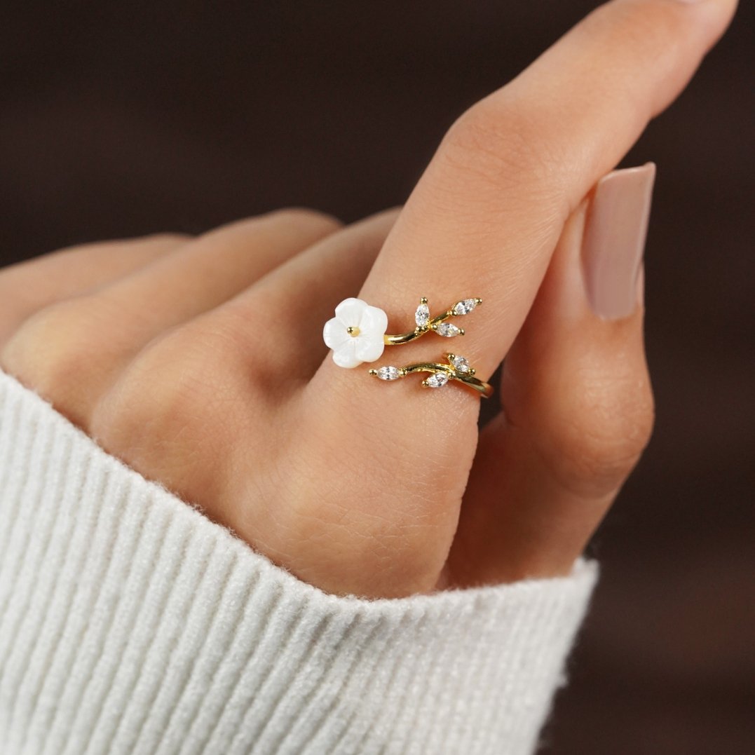 Estela | Ring für Damen mit weißen Blumen