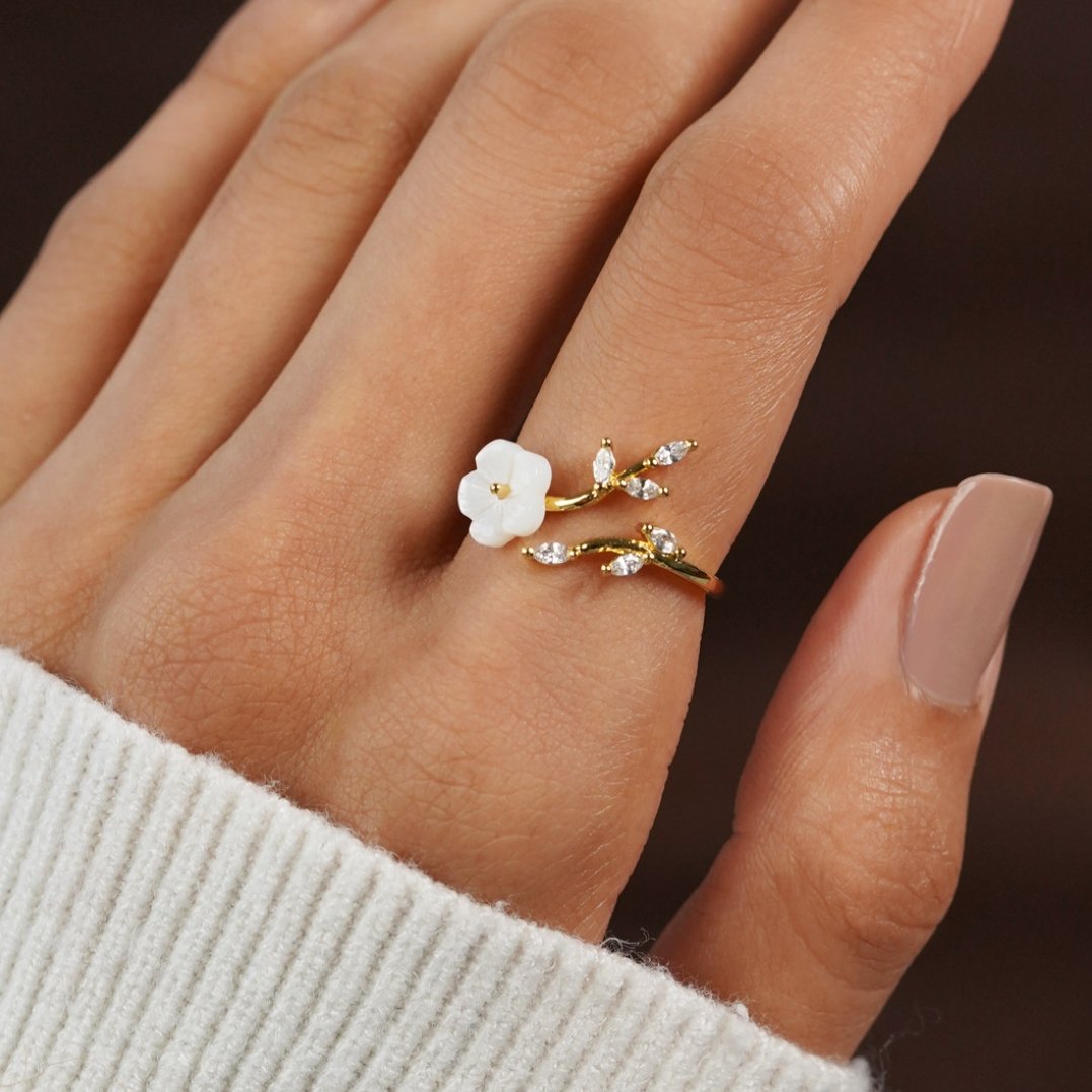 Estela | Ring für Damen mit weißen Blumen
